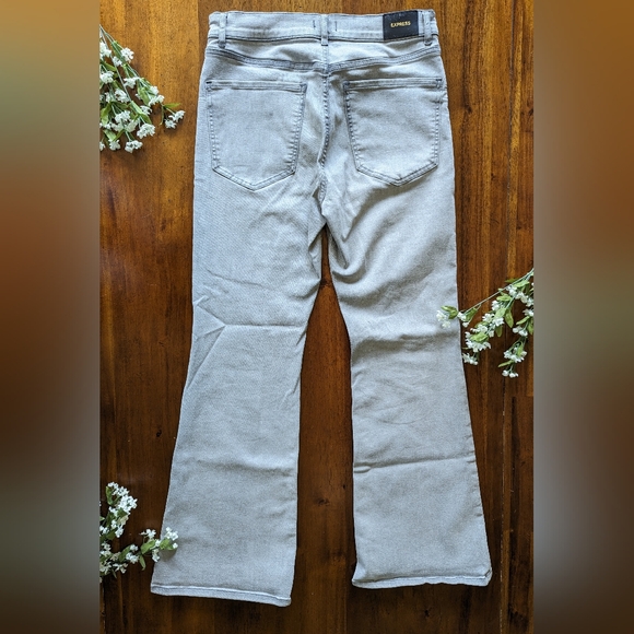 Express | Flare Jeans - Picture 4 of 5